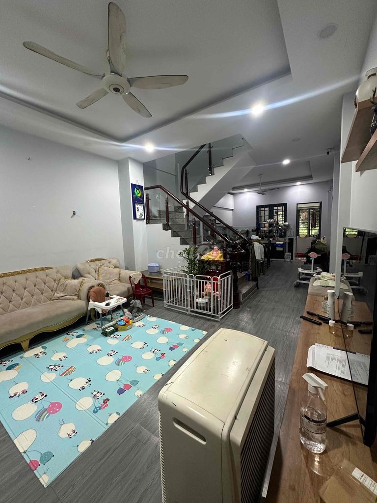 Фото 3: Собственник продаёт дом в районе Saigon Coop 63 м², 1 этаж, 2 этажа, терраса