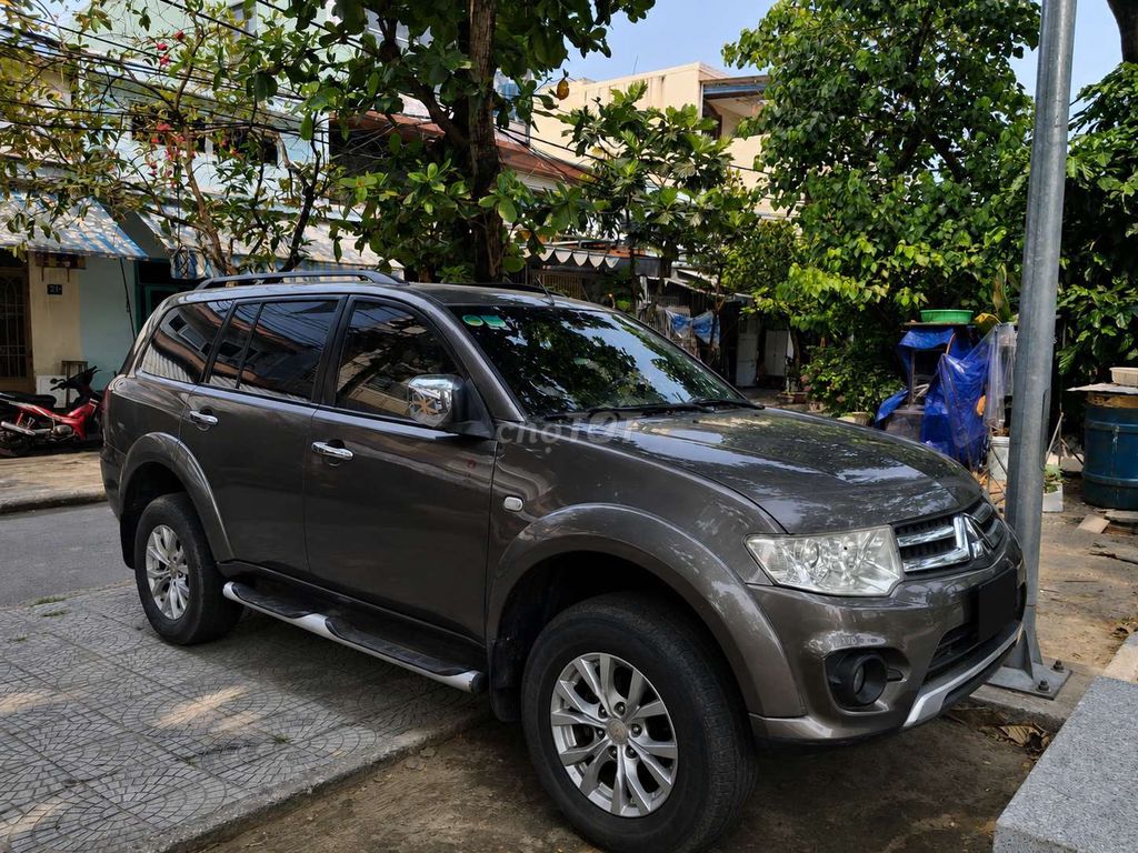Mitsubishi Pajero Sport коричневый, 7 мест, кожаный салон