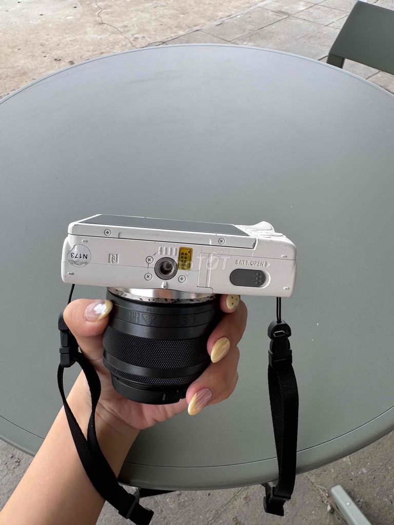 Камера Canon M100 Белая