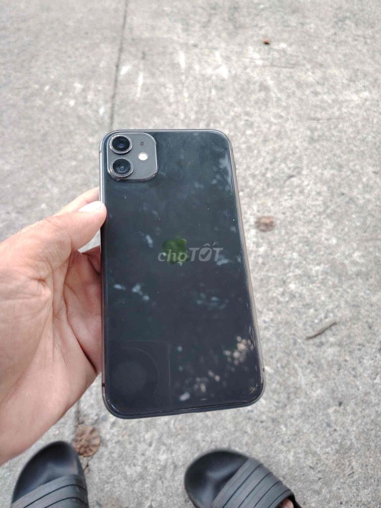 Фото 2: Apple iPhone 11 64GB черный, батарея 80%