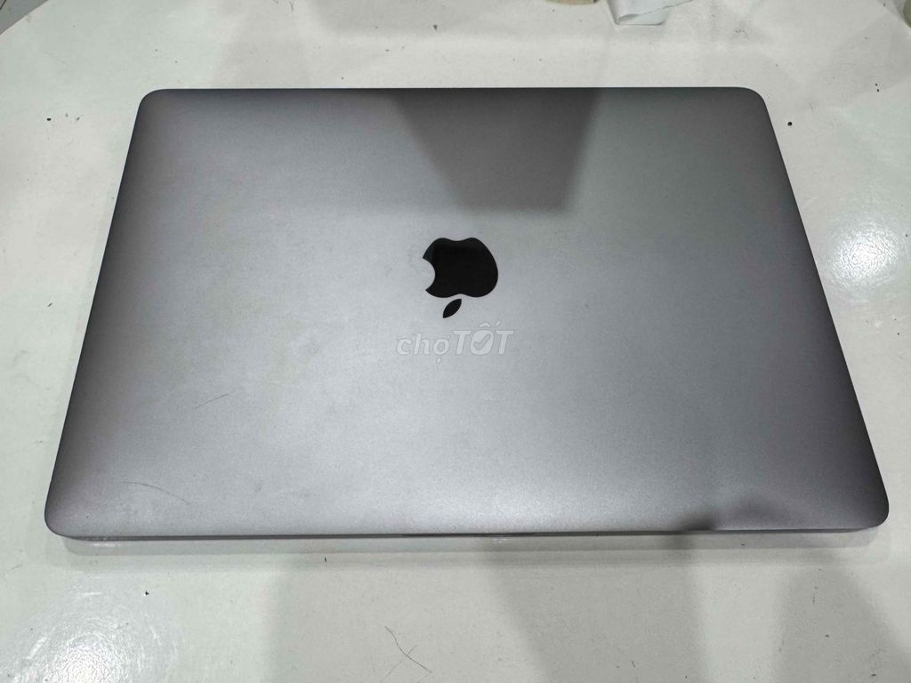 Фото 3: Apple Macbook Pro 2017 i5 8GB/512GB Серый, используется как системный блок