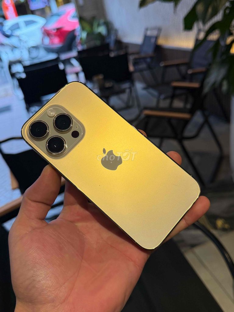 iPhone 14 Pro 128GB золотой, заменена батарея