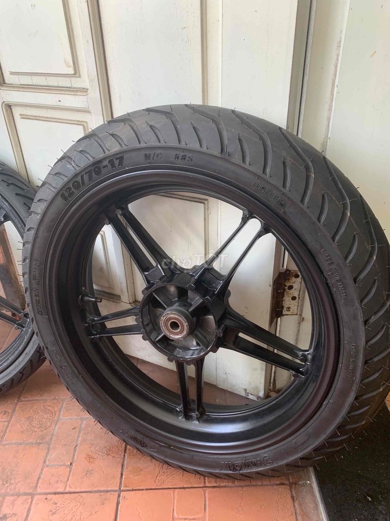 Фото 2: Колёсные диски Yamaha Exciter 150 Чёрные легкосплавные