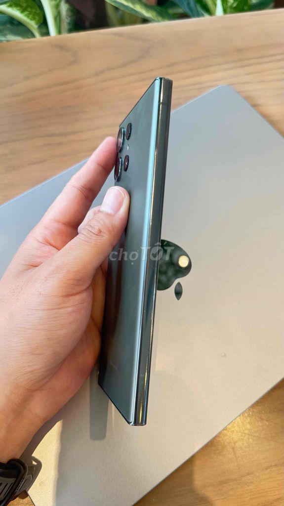 Samsung S23 Ultra 512 ГБ с полосой на экране