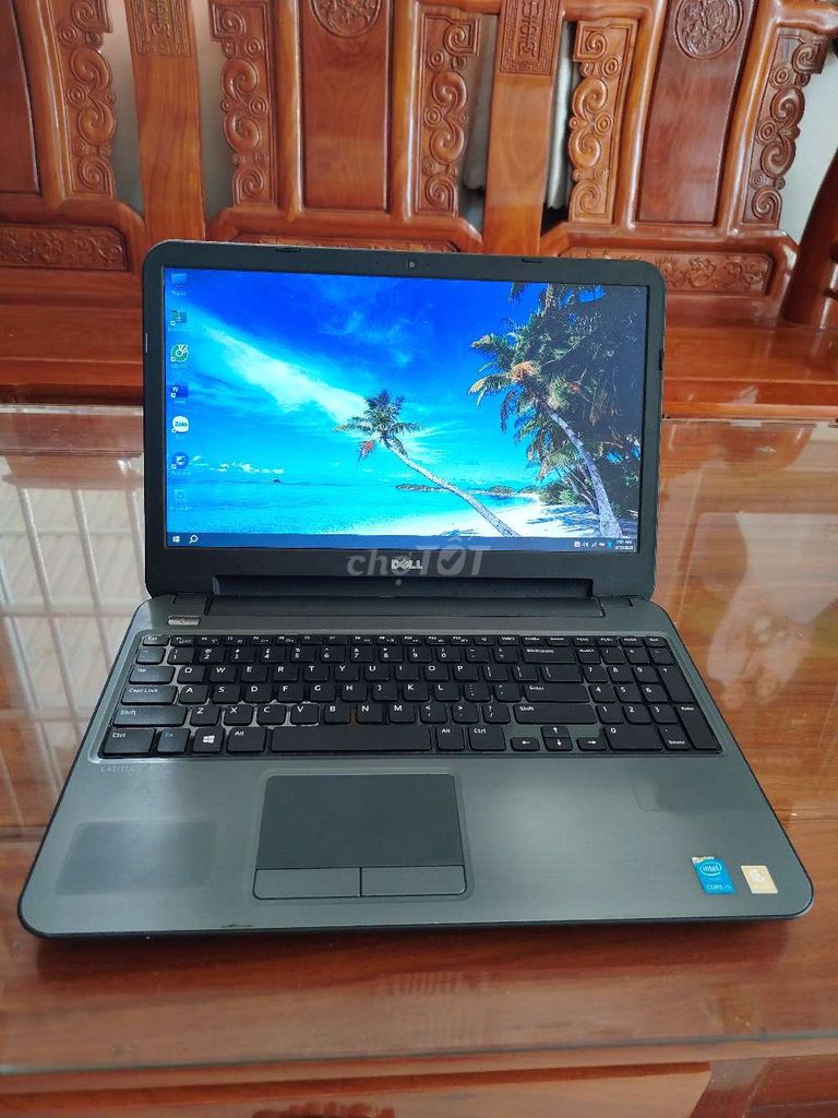 Dell Inspiron 15 i5 8GB/128GB как новый