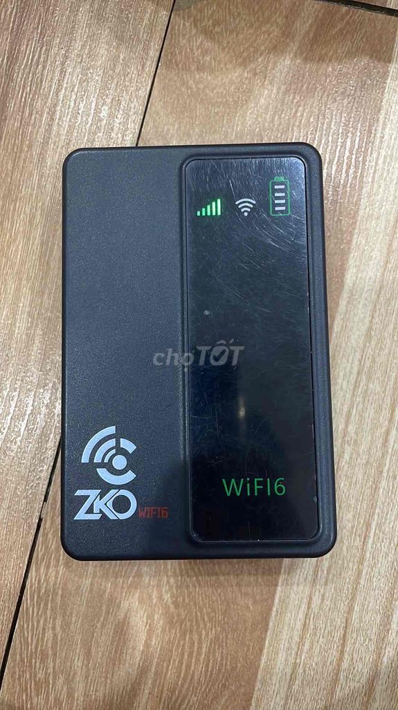 Фото 2: Wi-Fi роутер ZKO со встроенным повербанком