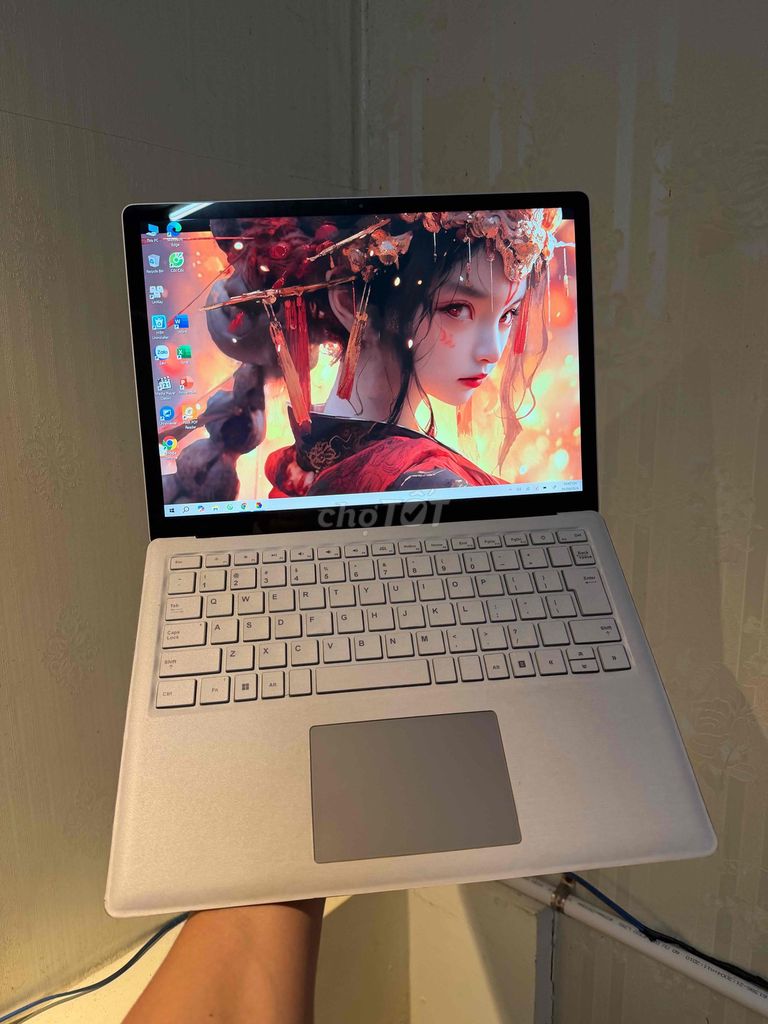 Surface Laptop 2 i5 8GB/256GB серебристый