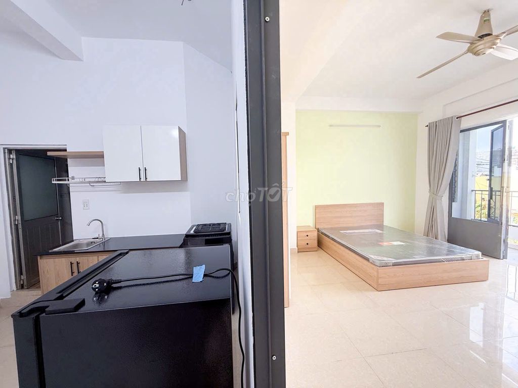 Новая комната с балконом 50м², полностью меблирована, район Байхьен рядом с 10-м округом