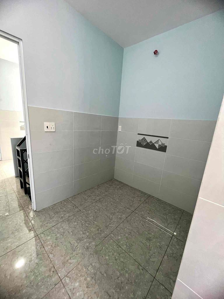 Фото 3: 🏠 ИЩЕМ 1 ЧЕЛОВЕКА ДЛЯ СОВМЕСТНОГО ПРОЖИВАНИЯ В ЦЕЛОМ ДОМЕ В РАЙОНЕ 4 📍 Адрес: Переулок 144/44 Нгуен