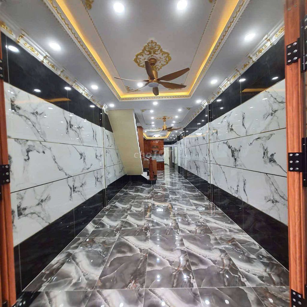 Фото 2: MT 107 Lạc Long Quân рядом с рынком Бинь Тхой, новый красивый дом 4 спальни 5 санузлов, оживлённая коммерческая зона