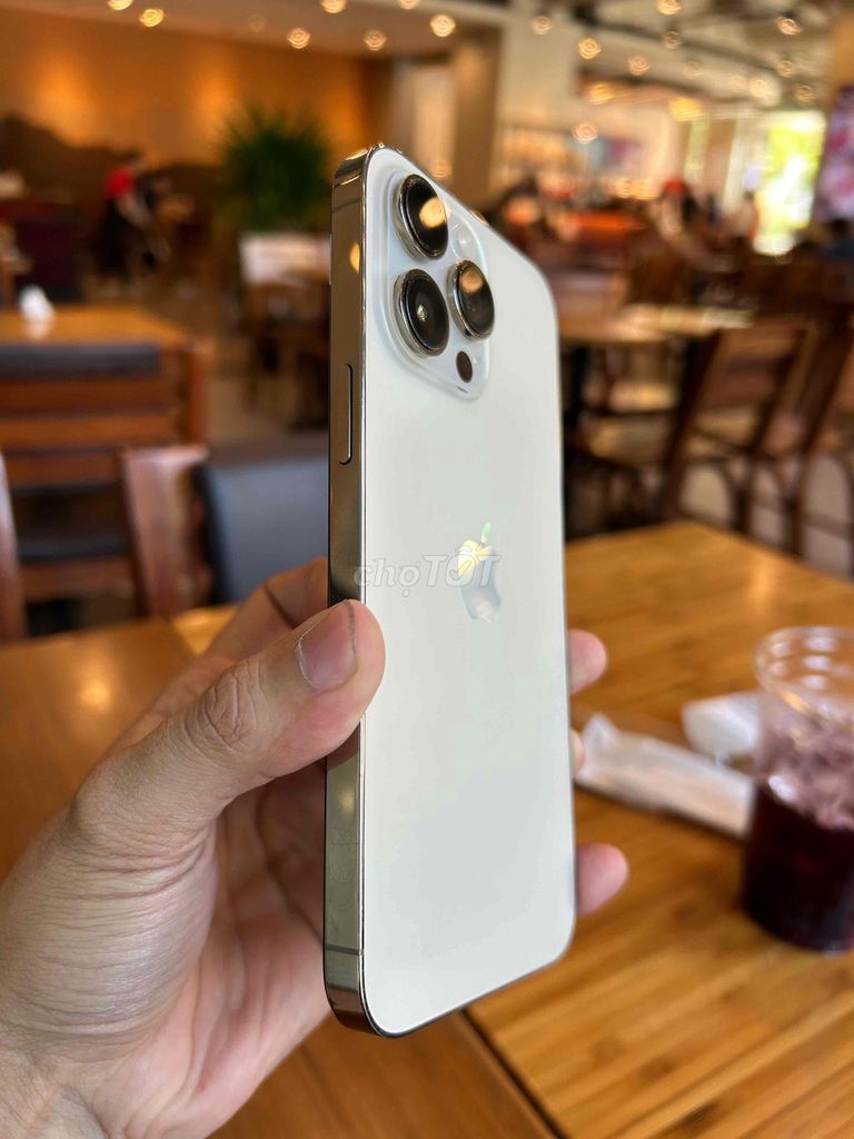 Фото 2: Apple iPhone 14 Pro Max 128GB золотой