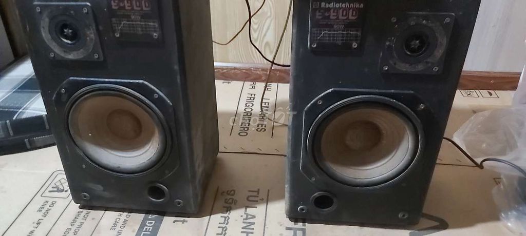 Музыкальный центр Тиен Дат с колонками bass 20, повреждены клеммы