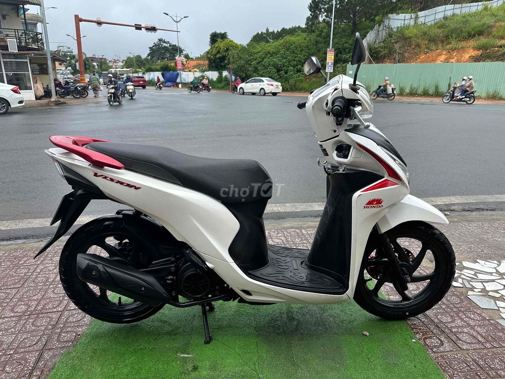 Фото 2: Honda Vision 2019 белый