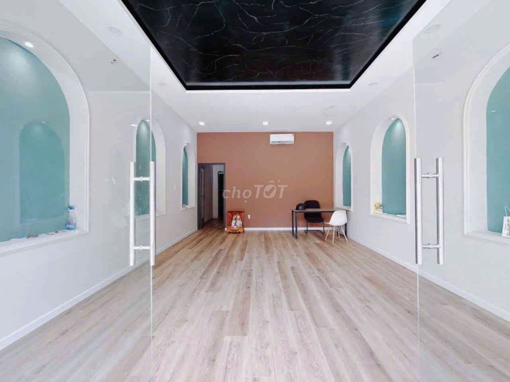 Фасад на улице №45, Танкуи, район 7, 90м², под офис, коммерческое использование