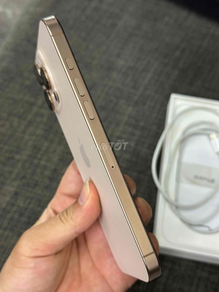 Фото 2: Apple iPhone 16 Pro Max 256GB Золотой, б/у