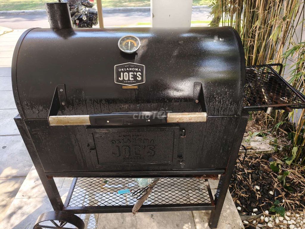 Угольный гриль Oklahoma Joes Judge Charcoal Grill