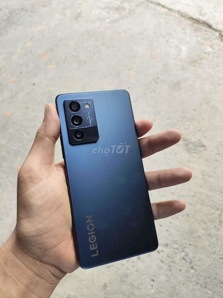 Lenovo Y70 8GB/128GB Snapdragon 8 Gen 1+ черный