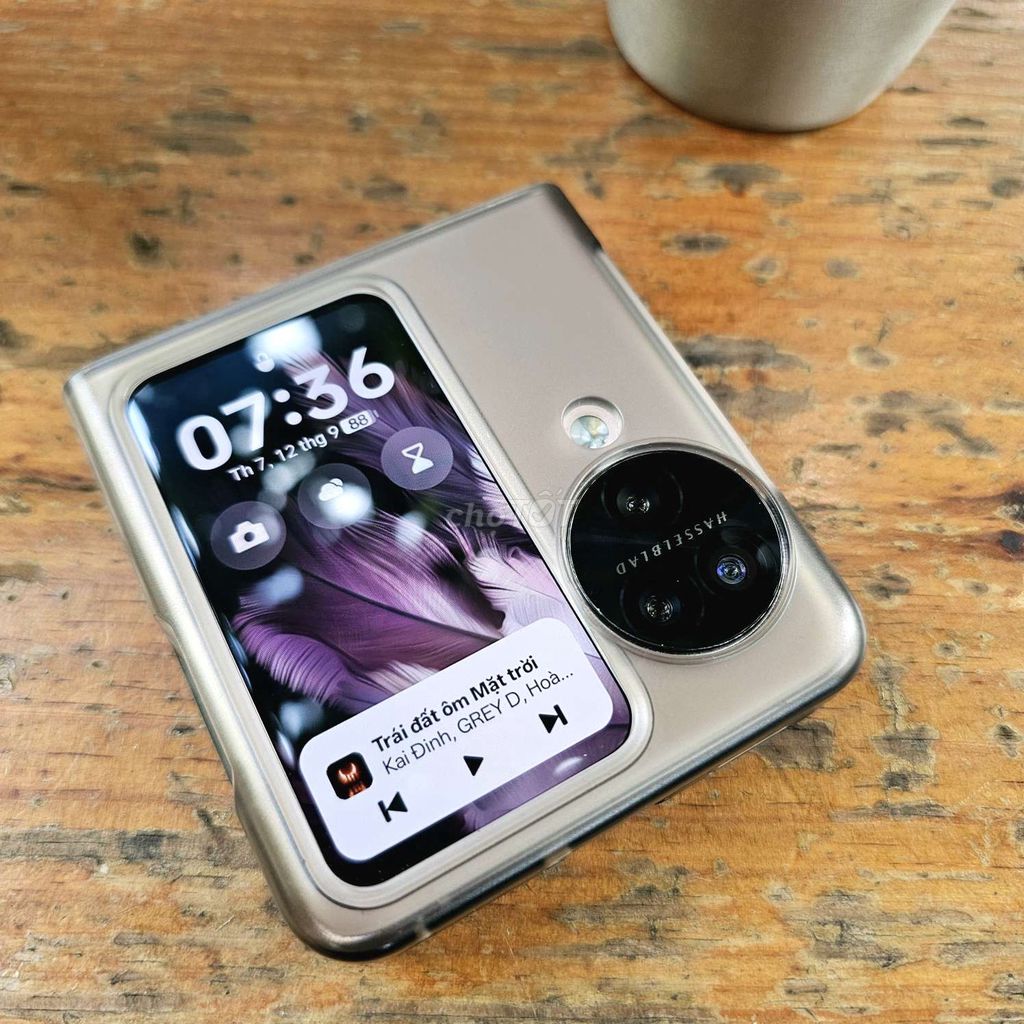 Фото 3: Oppo Find N3 Flip 5G 12GB/256GB розовый, б/у