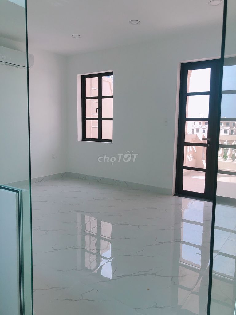 Фото 2: Офис 35м2 Cityland, квартал 10, есть лифт