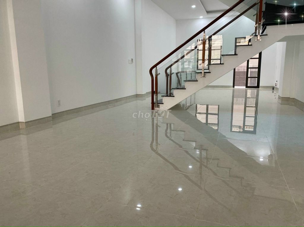 Фото 2: Аренда помещения на первом этаже Cityland 5x20, 2 кондиционера