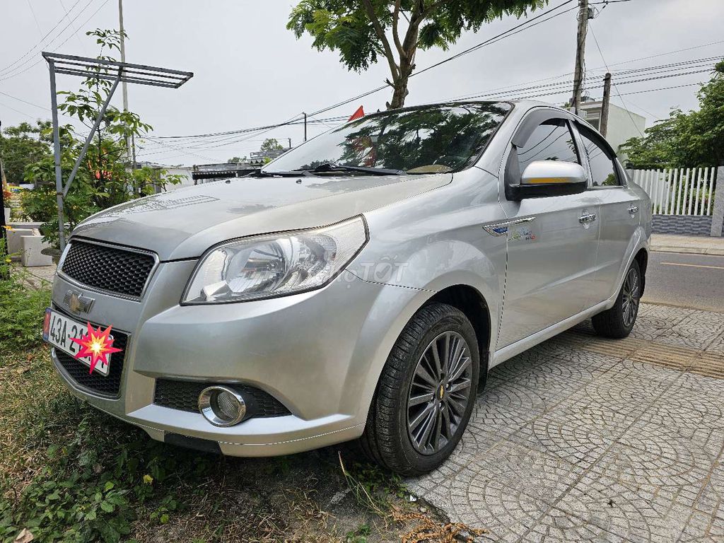 Chevrolet Aveo седан, серебристый, 110000 км