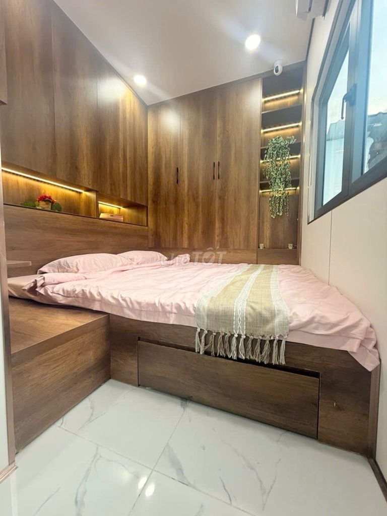Фото 3: ПРОДАЖА ДОМА P.11 BÌNH THẠNH - 24М², 2 ЭТАЖА, ПОЛНАЯ МЕБЛИРОВКА, ОКОЛО 3 МЛРД