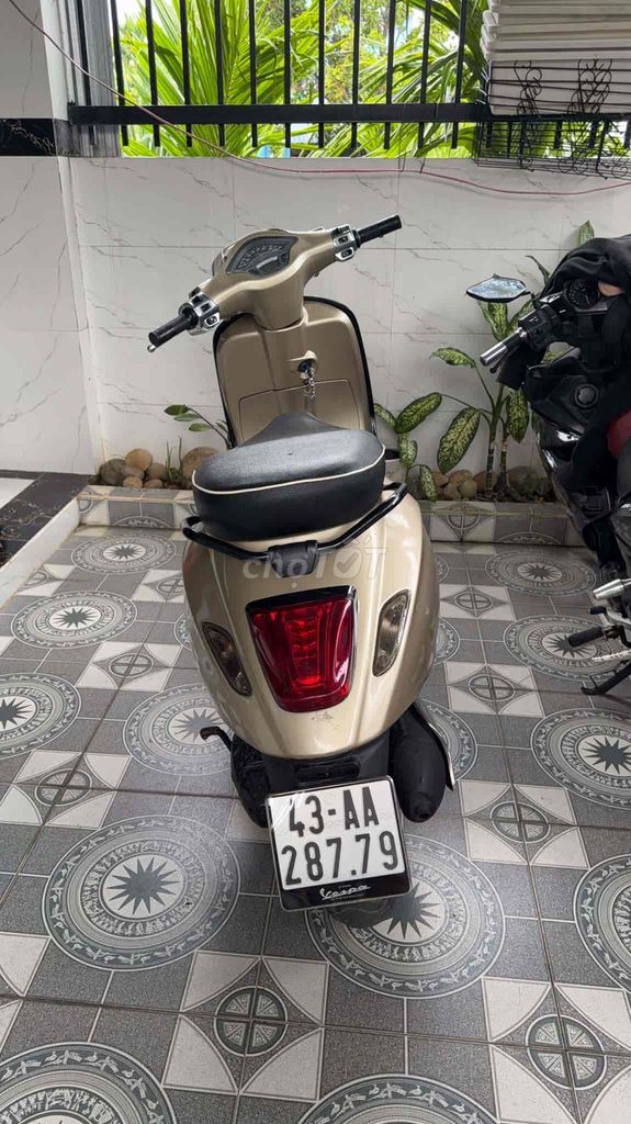 Piaggio Vespa Sprint песочный