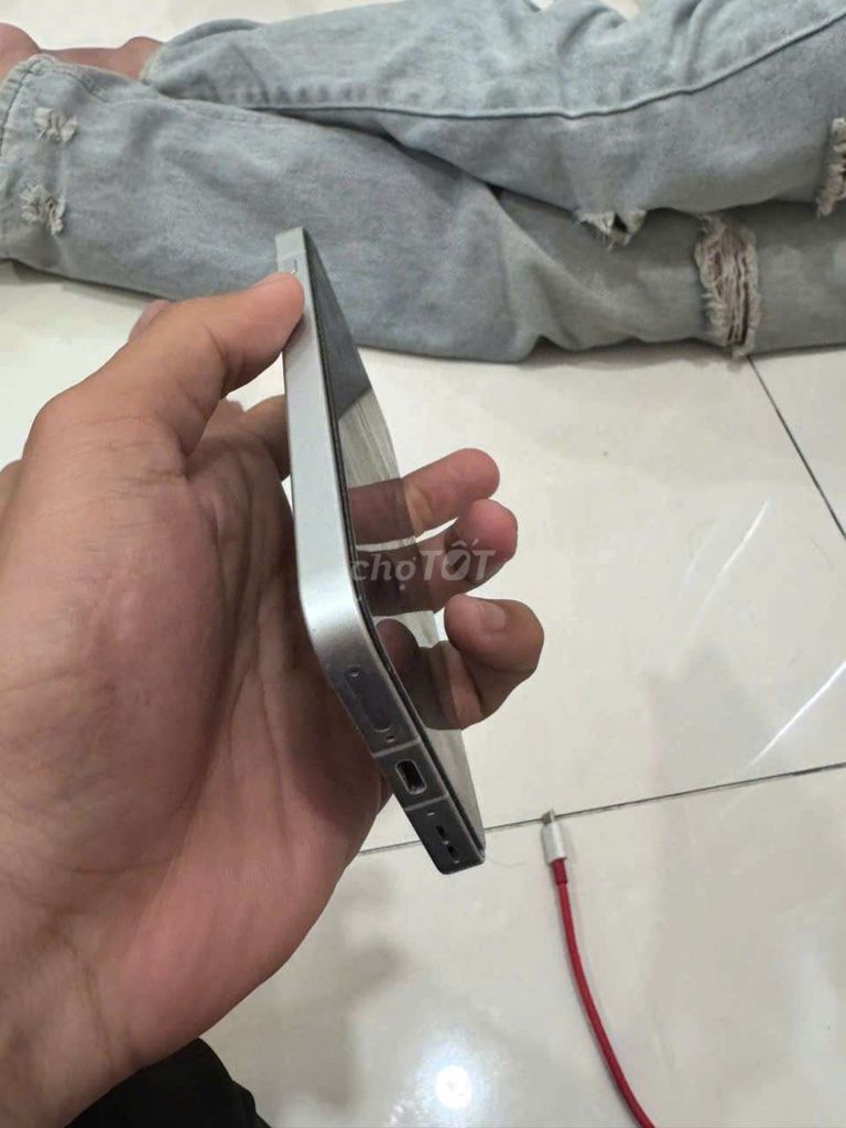 Фото 3: Продам телефон OnePlus 13T 256GB Silver
