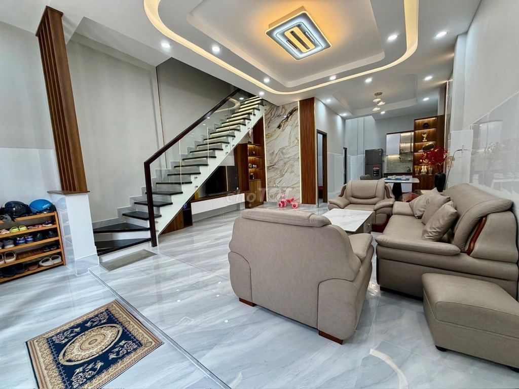 Полная меблировка, ширина 5 м, Льуй Бан Бить, 1 этаж + 1 мансарда, 55 м²