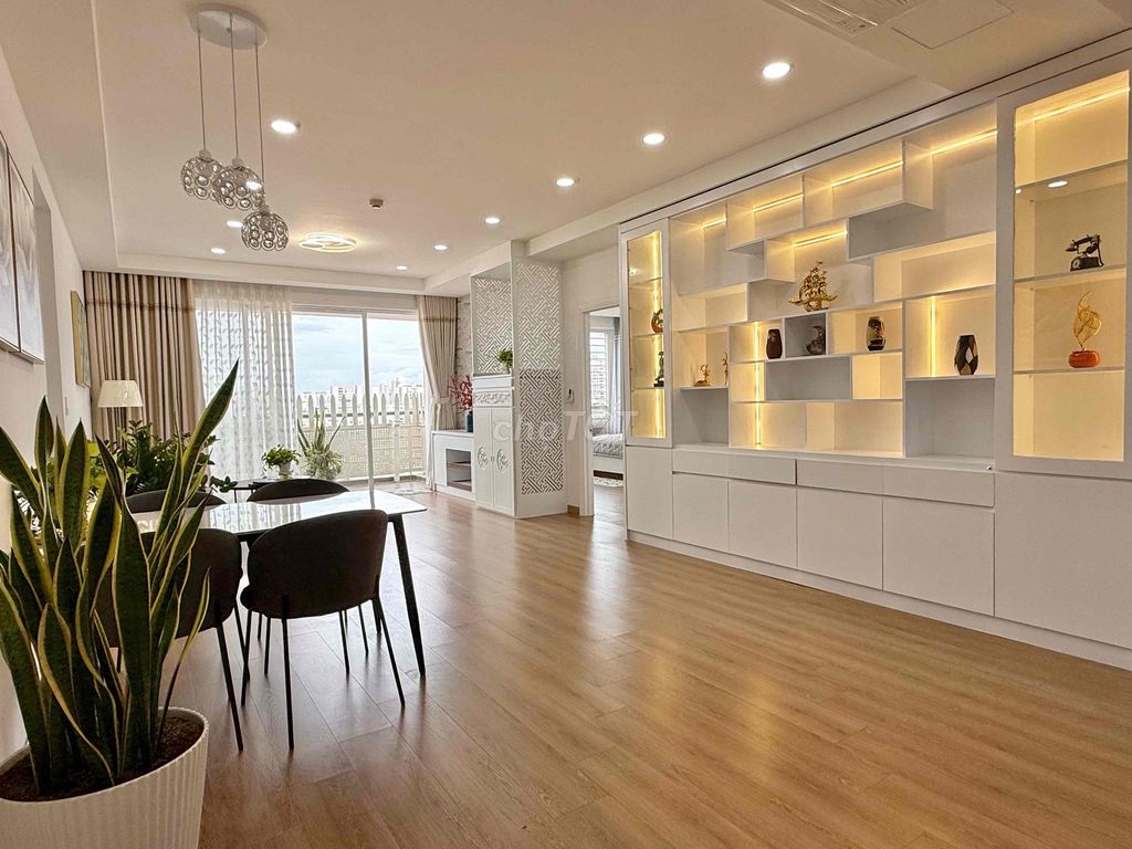 Фото 2: ПРОДАЖА КВАРТИРЫ PHU MY HUNG, ПЛОЩАДЬ 109М2, 3 СПАЛЬНИ, 2 САНУЗЛА, ВОСТОЧНАЯ СТОРОНА, ВИД НА ВИЛЛУ