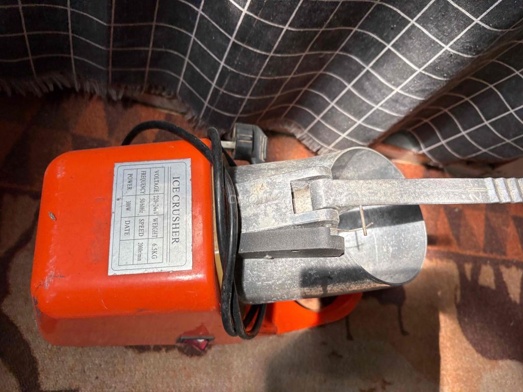 Льдодробилка оранжевая 300W 220-240V