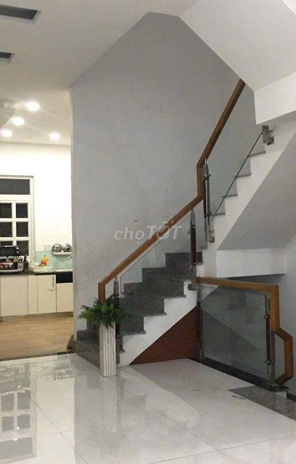 Фото 3: Сдается дом 100м2, 1 этаж + 2 этажа, коммерческое помещение на улице B, Хиеп Бинь Тянь, Тху Дык, 23 млн