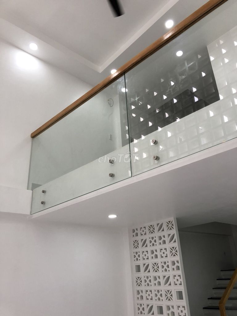 Фото 3: 26 triệu - 4 lầu, 5 phòng ngủ, 3 WC, nhà đẹp trung tâm quận 3