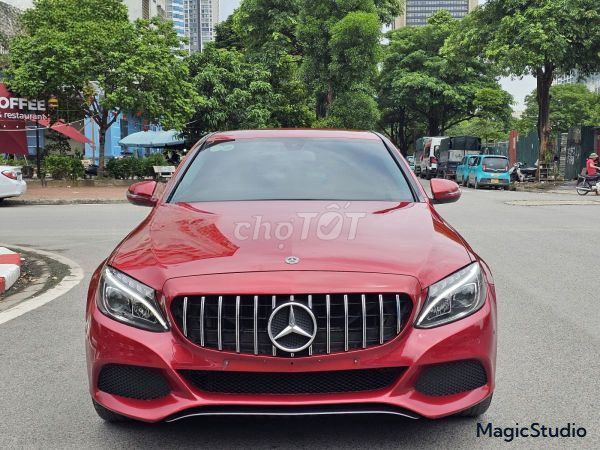 Mercedes-Benz C200 2019 Красный Автомат 30.000 км