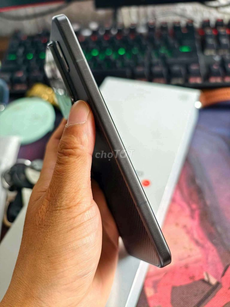 Фото 3: Xiaomi 15s Pro 16GB/512GB карбоновый узор, продажа или обмен
