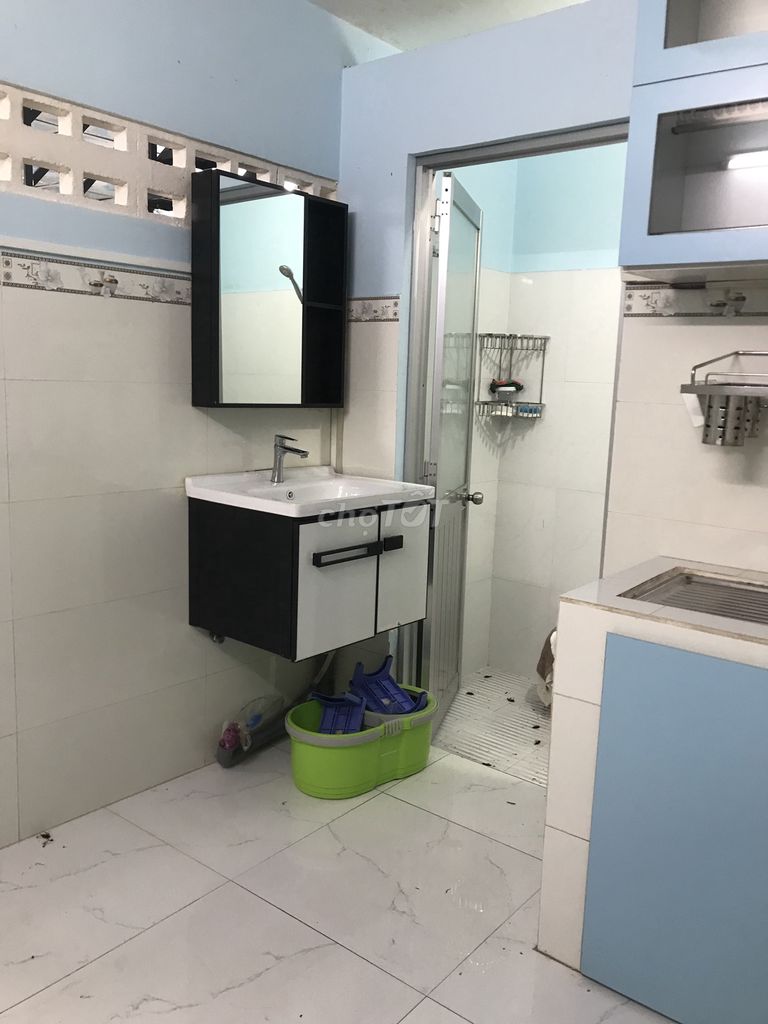 Дом 1 этаж, ещё новый, 4м x 11м, 2 спальни (есть 2 кондиционера), переулок 3м Хонг Банг