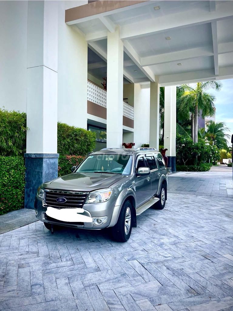 Ford Everest 2011 SUV серый