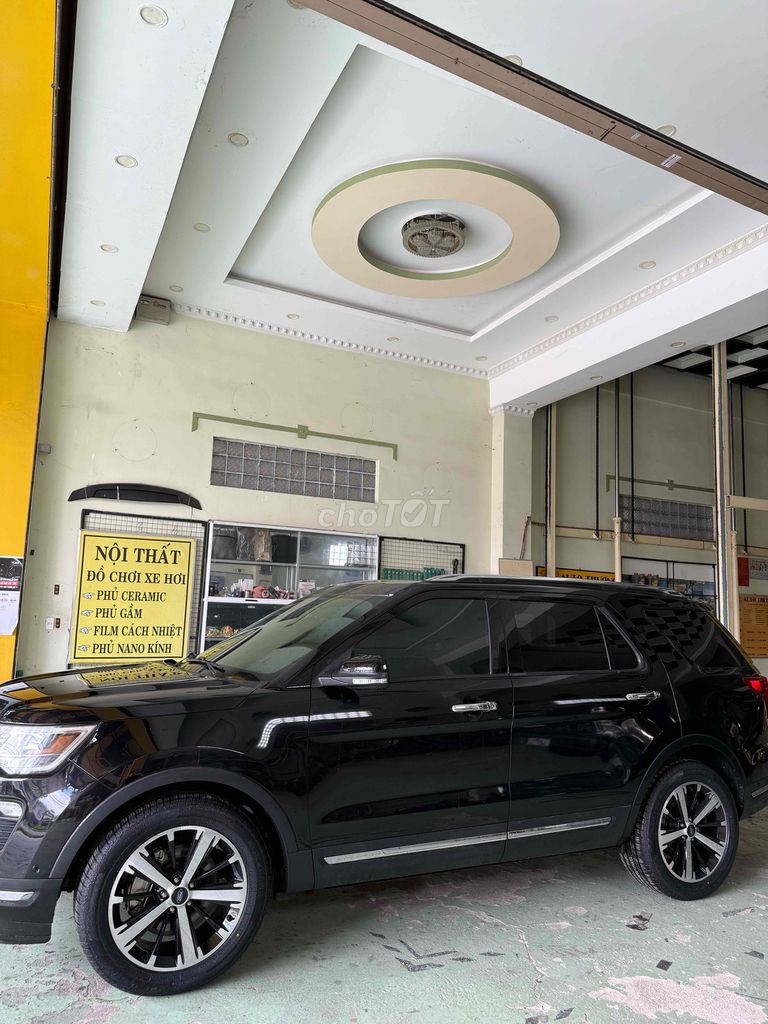 Ford Explorer 2019 Черный 7 мест 112 724 км