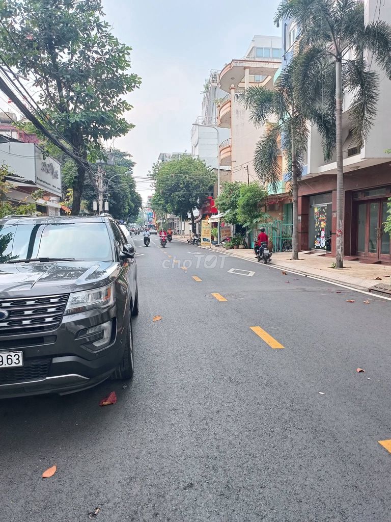 MTKD Nguyễn Hậu, 4.4x17.5m, hầm + trệt + lửng + 3 lầu + sân thượng