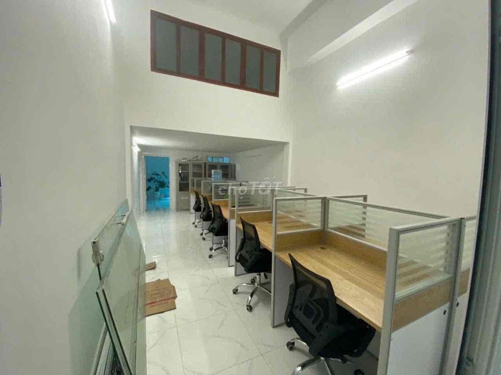 Сдается дом с коммерческим помещением 120 м², фасад Âu Cơ, 4 спальни