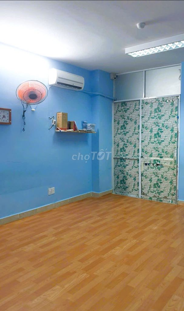 Аренда шопхауса 160 м², 1 этаж + 1 надстройка в Там Фу, цена от 7 млн/мес