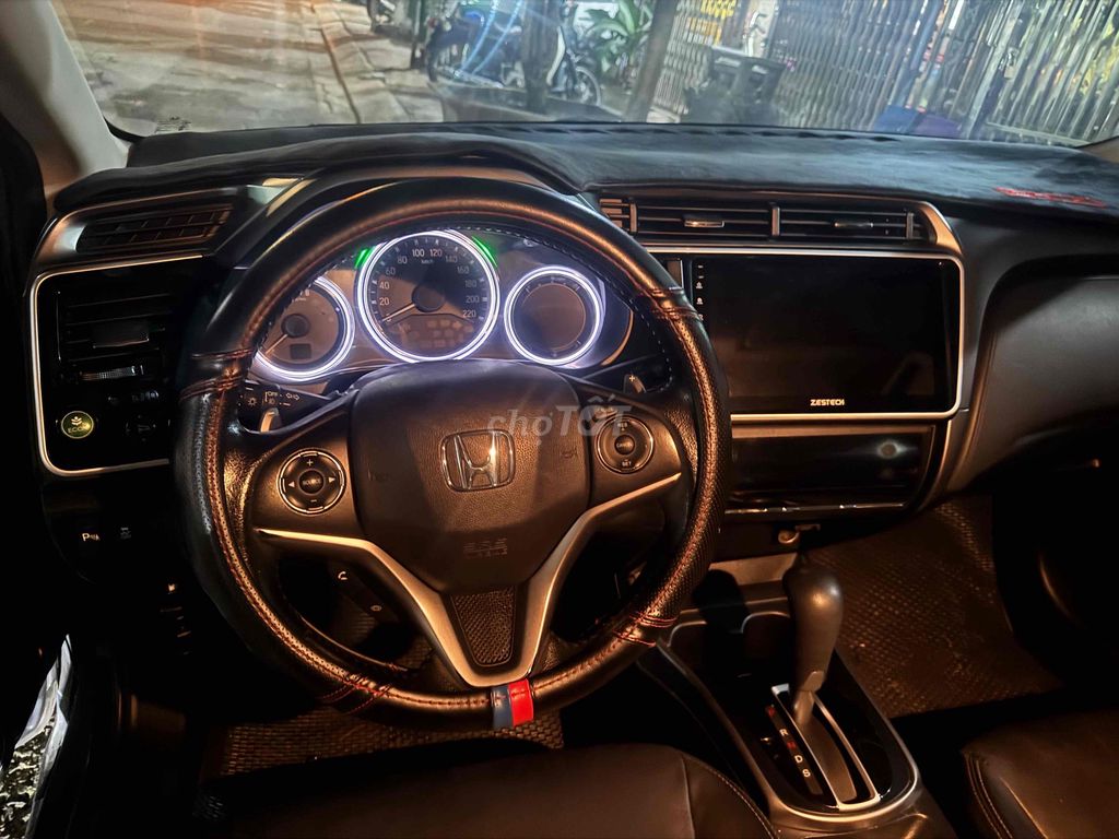 Фото 2: Honda City 2018 TOP 1.5 Автомат Черный