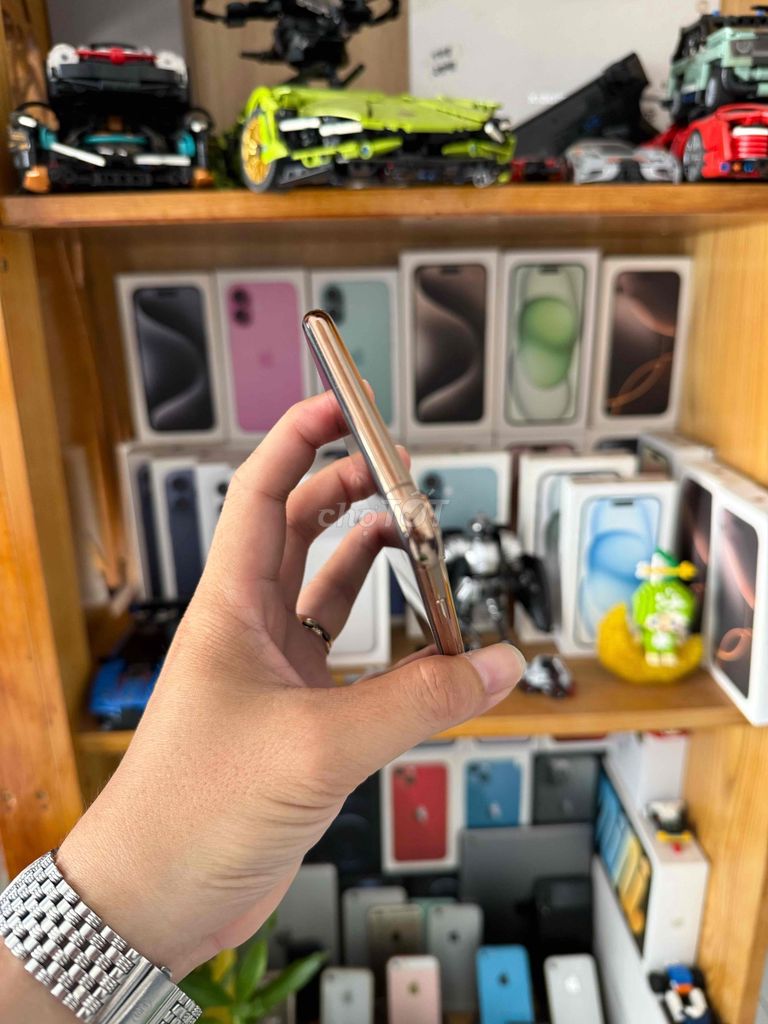 Фото 3: Apple iPhone XS Max 64GB золотой, как новый
