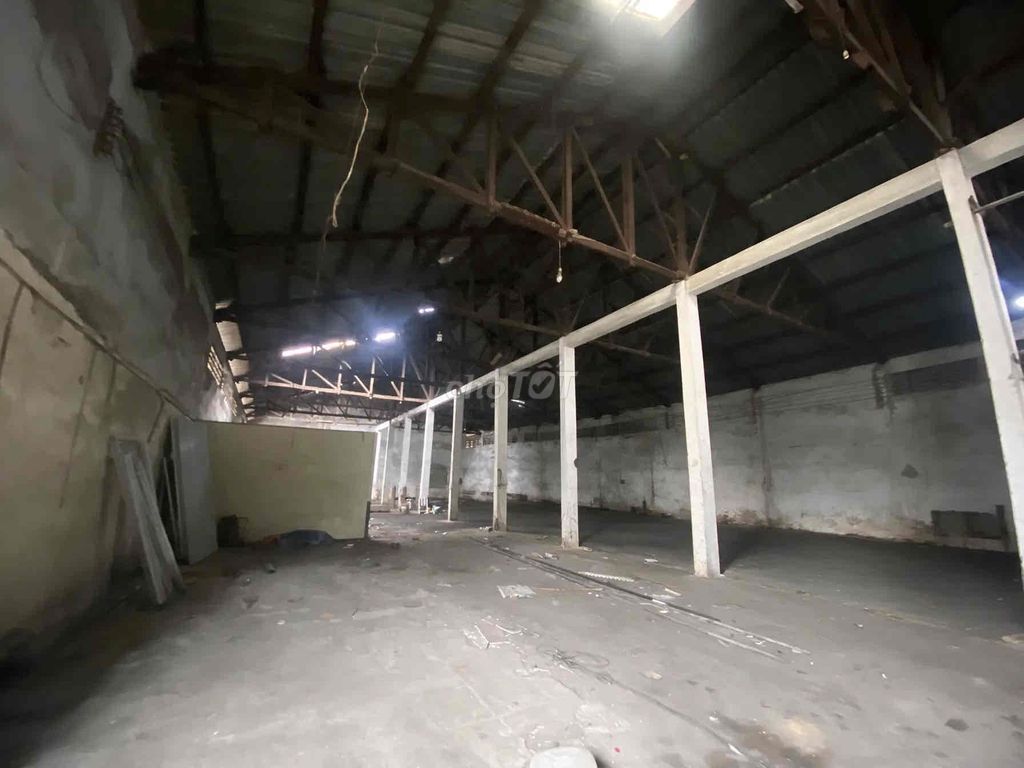 Фото 2: Сдам склад 1200 м² на QL1A, Тамбинь, всего 75 тыс.