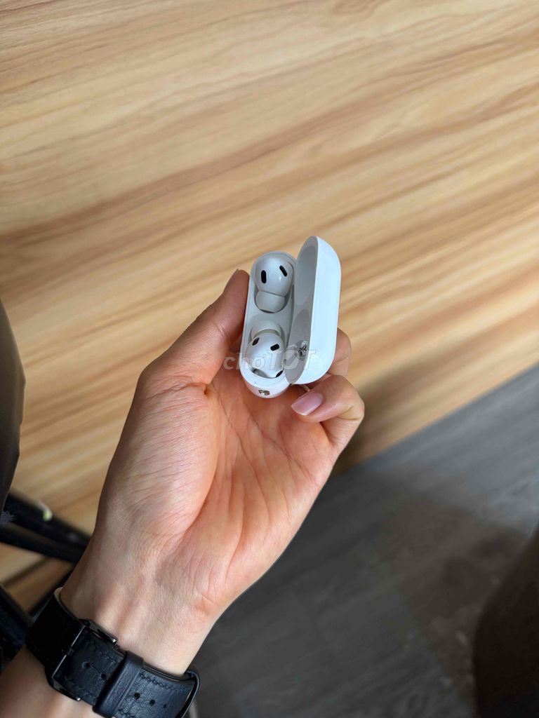 Фото 3: Наушники Apple AirPods Pro 2 с шумоподавлением