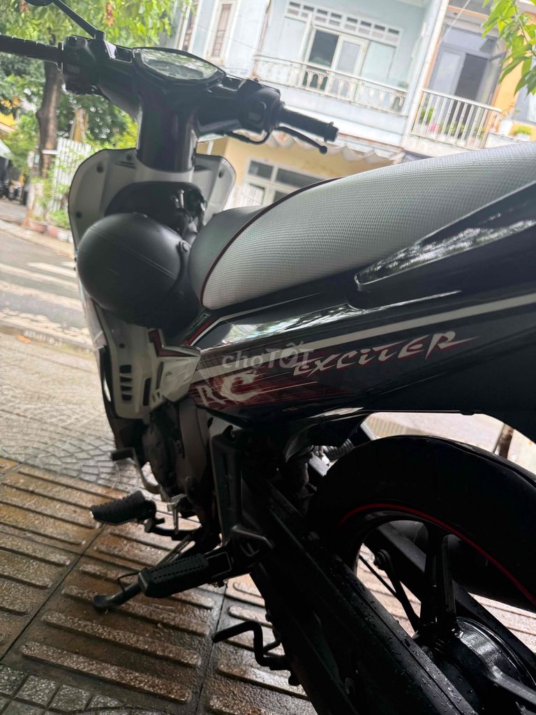Yamaha Exciter 2010 бело-чёрный, автоматическое сцепление