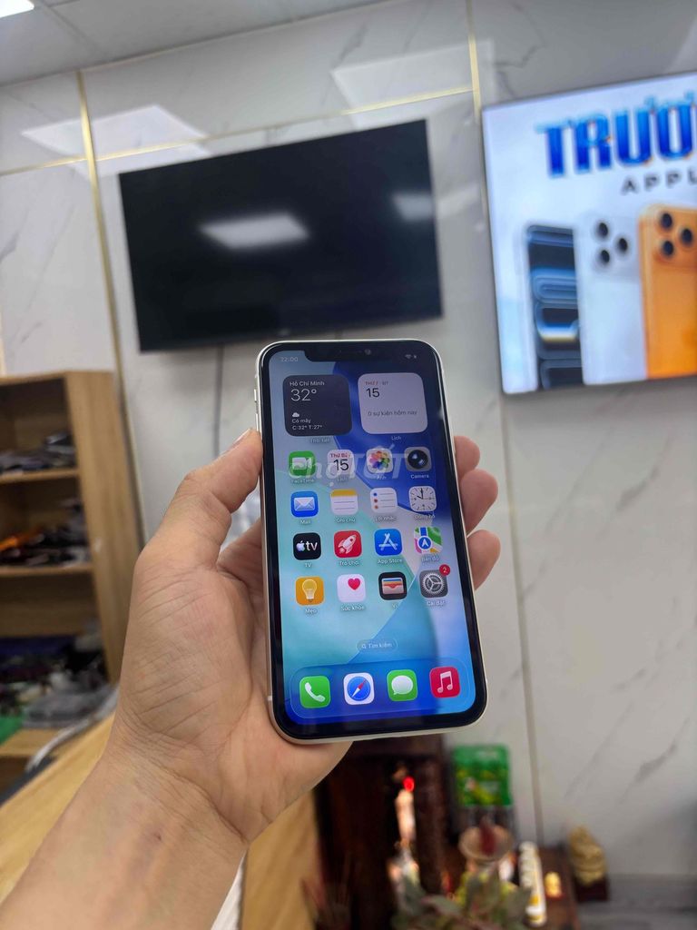 Фото 3: Apple iPhone 11 64GB Белый Б/У