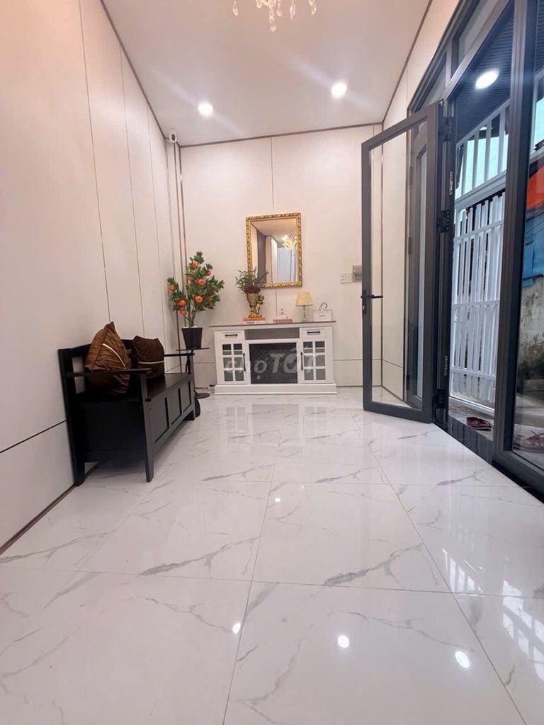 ПРОДАЖА ДОМА P.11 BÌNH THẠNH - 24М², 2 ЭТАЖА, ПОЛНАЯ МЕБЛИРОВКА, ОКОЛО 3 МЛРД