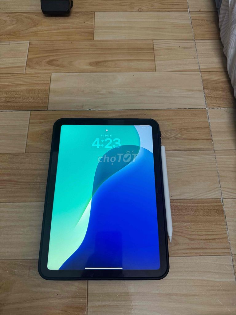 Фото 2: Apple iPad Gen 11 (A16) серебристый, как новый + Apple Pencil