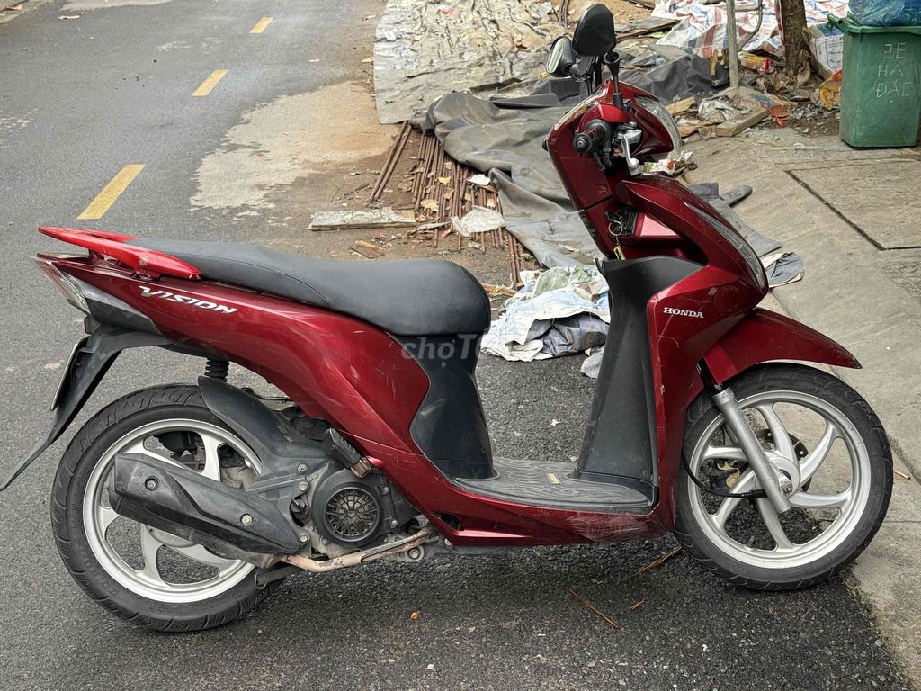 Honda Vision 2018 красный